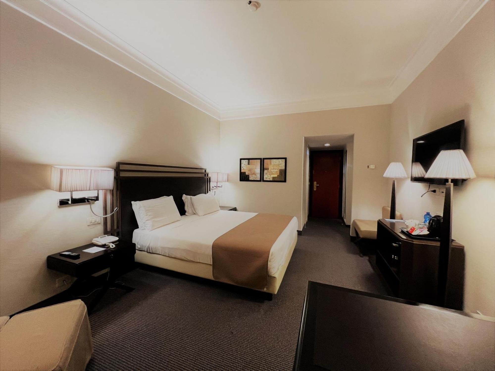 Crowne Plaza Rome St. Peter'S By Ihg Hotel Ngoại thất bức ảnh